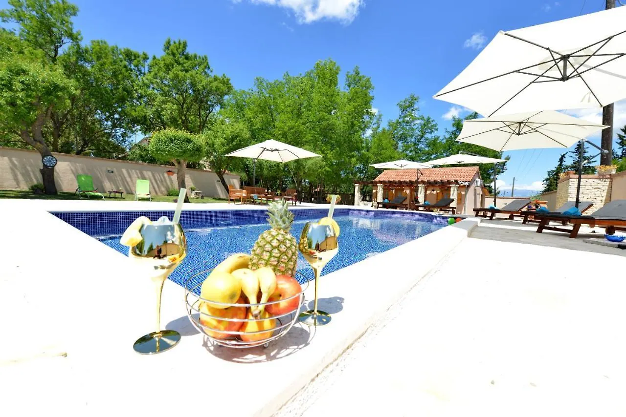 Вилла Vila Green Oasis Miro Dracevac Ninski