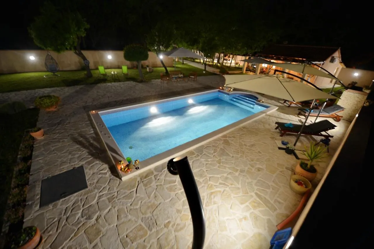 Вилла Vila Green Oasis Miro Dracevac Ninski