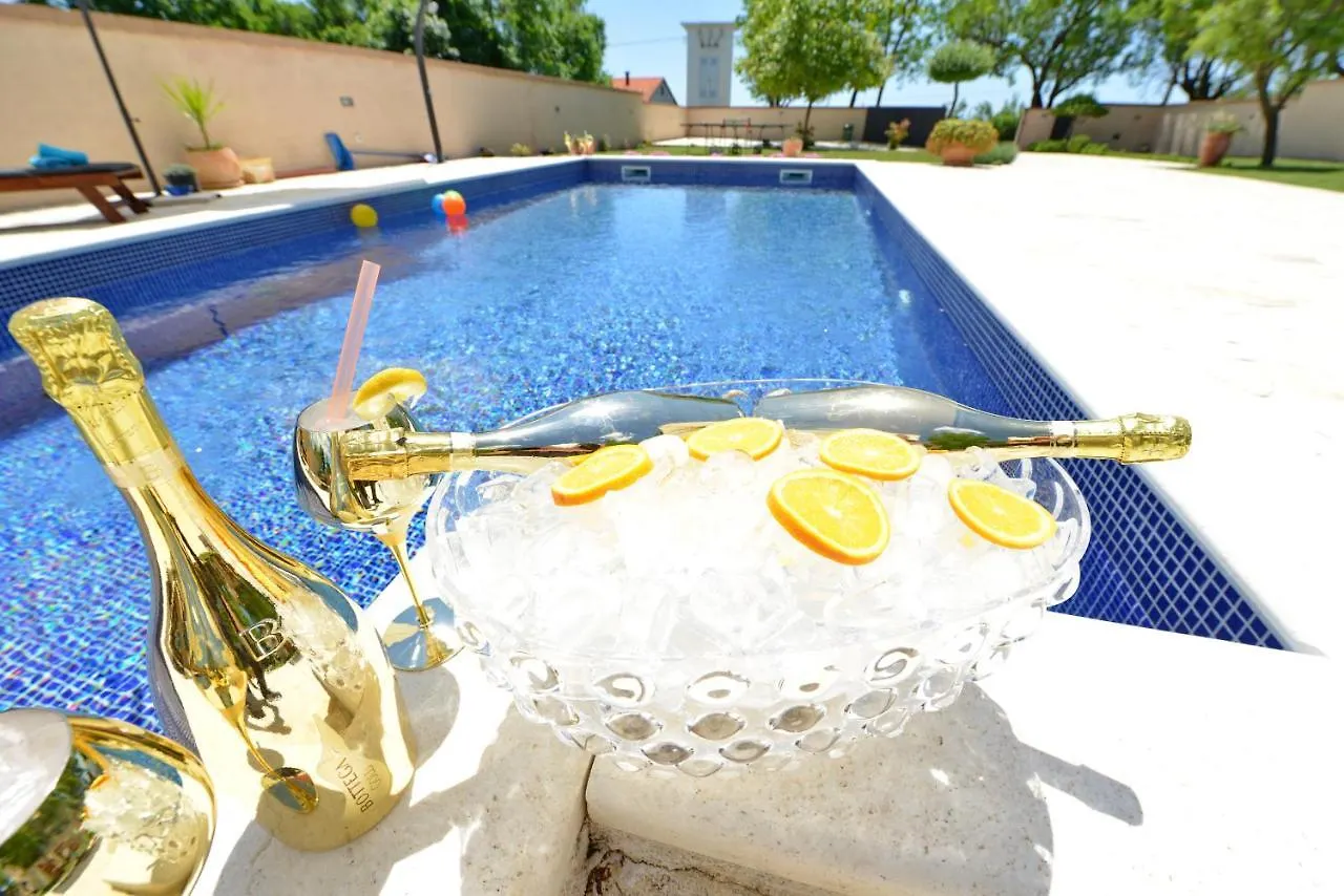 Vila Green Oasis Miro Dracevac Ninski Villa